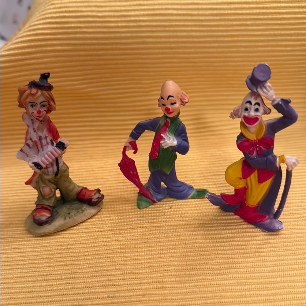 CREEPY Little CLOWNS